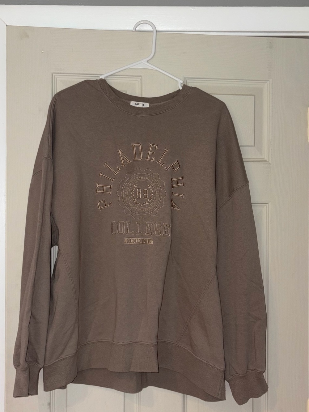 Garage crewneck